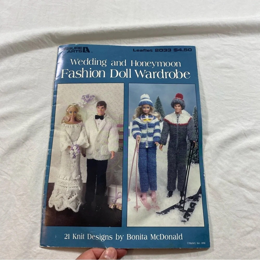 Mattel 1991 Vintage Knitting Pattern Barbie crochet Guide for Fashion Dolls - Picture 1 of 7